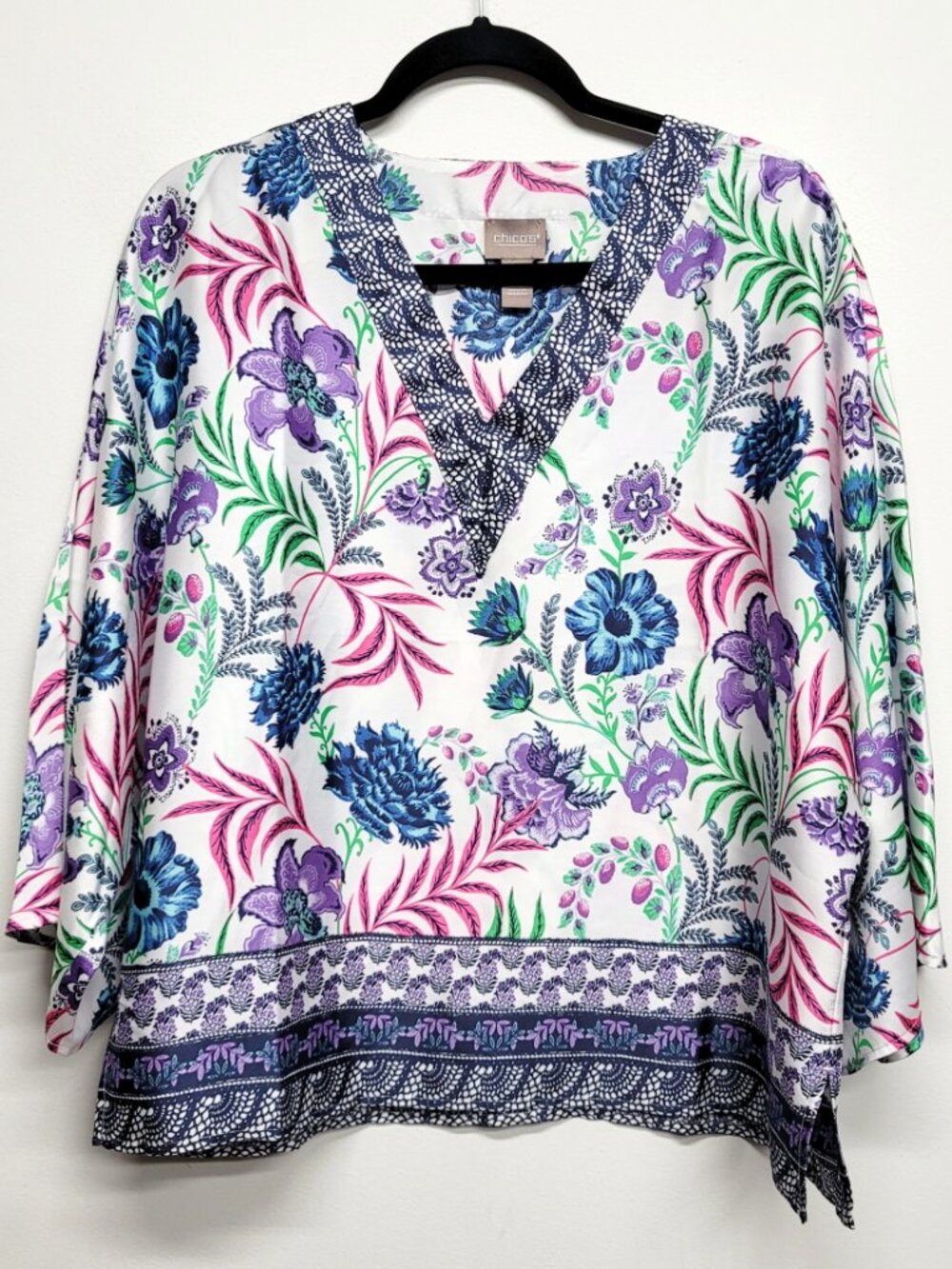 Chico's Floral V-Neck 3/4 Sleeve Top Medium